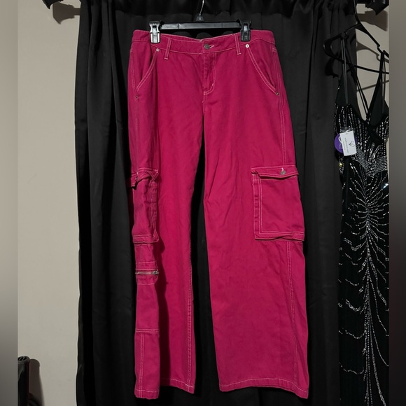 Cute pink baggy leg cargo pants - Picture 2 of 3